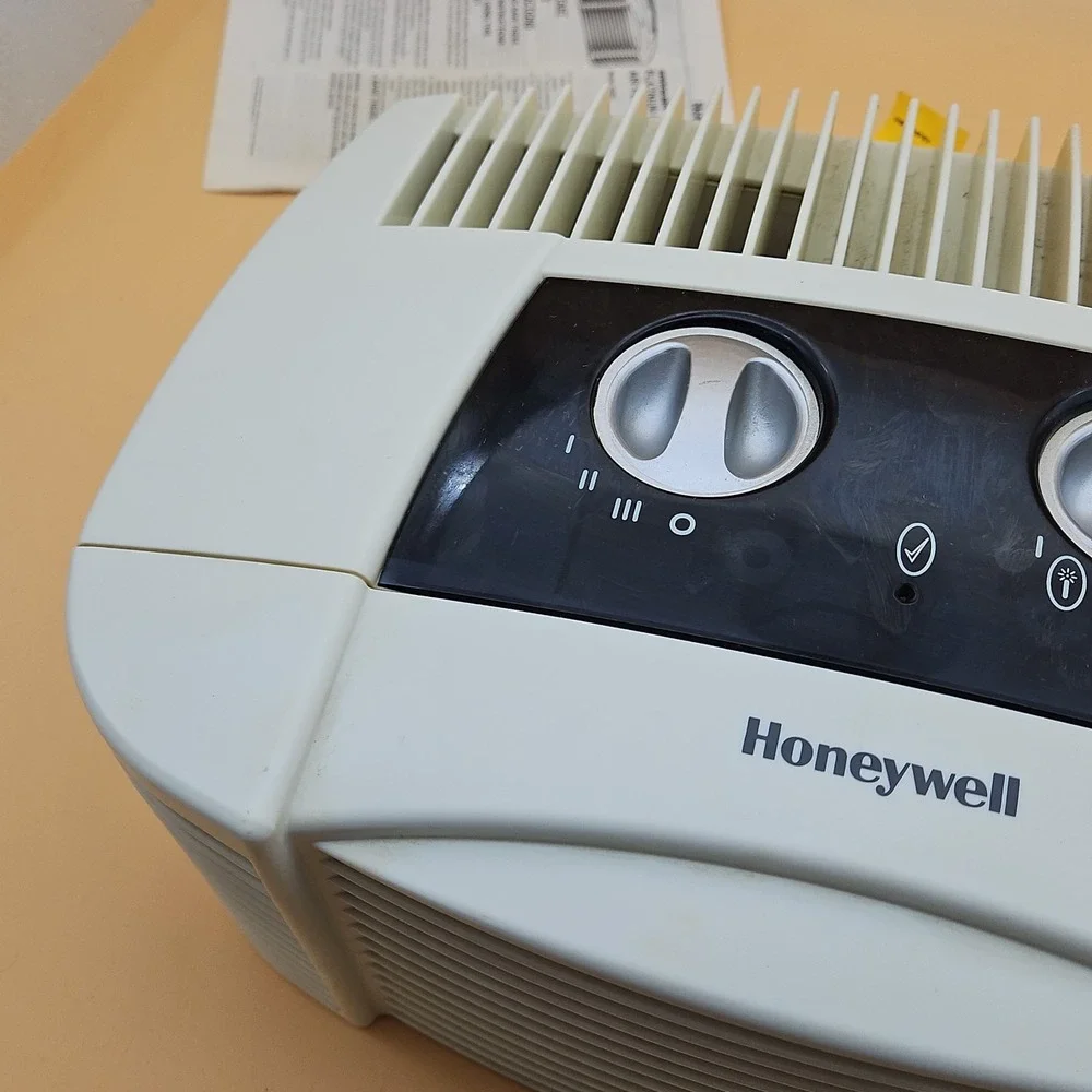 Honeywell HEPAClean Compact Air Purifier Cleaner HEPA Filter Pet Allergies 16200